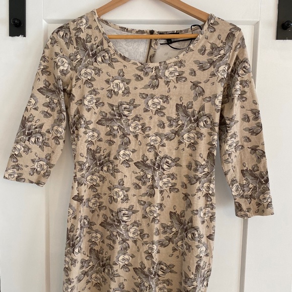 Floral mini dress 3/4 length sleeves - Picture 1 of 1